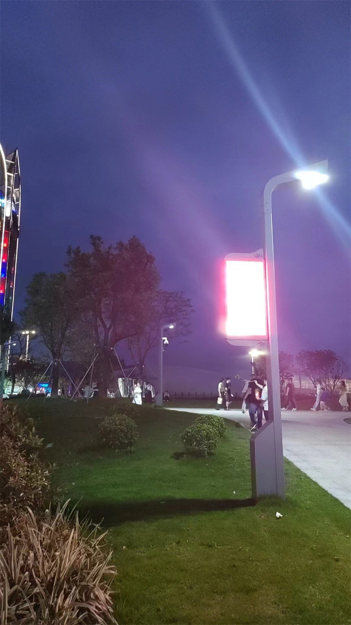 綜合桿廠家：智慧城市多功能燈桿的專業制造商